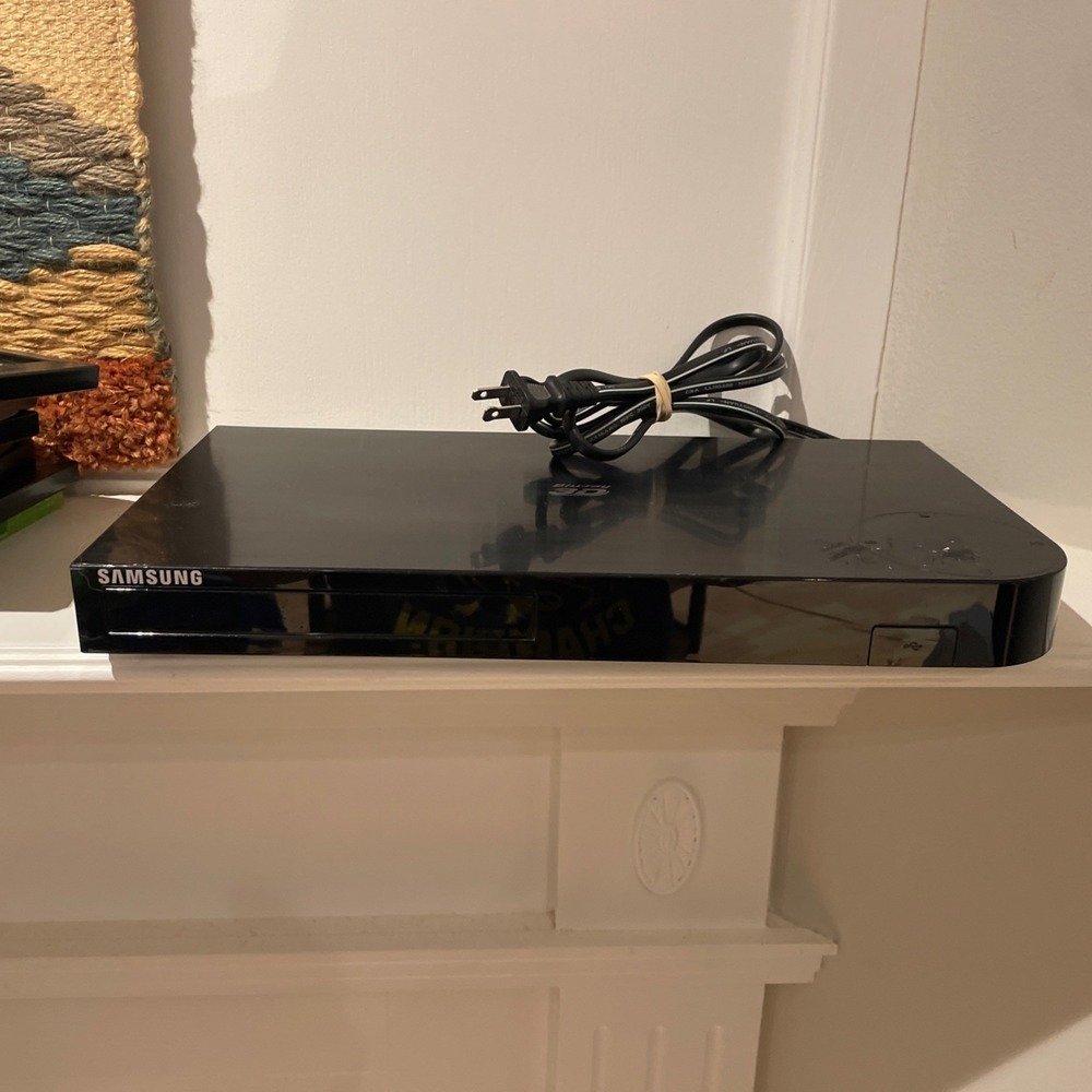 Samsung BD-F5900 Blu-ray 3D Player WiFi Smart Hub No Remote Tested Working
